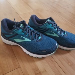 BRAND NEW! Brooks Adrenaline Running Shoes